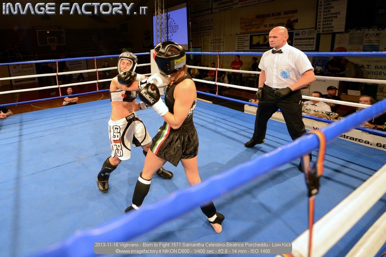 2013-11-16 Vigevano - Born to Fight 1571 Samantha Celestino-Beatrice Porcheddu - Low Kick.jpg
